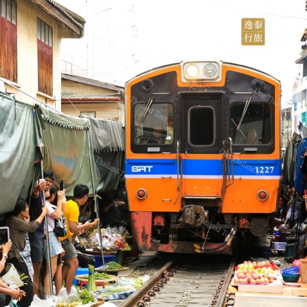 美功鐵道市場 Maeklong Railway Market.jpg